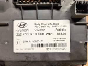 03-08 Hyundai Tiburon Interior Fuse Box BCM Part# 95480-2C320 - Image 2
