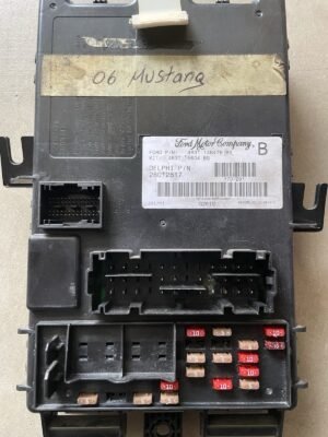 05-06 Ford Mustang Fuse Relay Box Body Control Module BCM 4R3T-14B476-BS - Image 3