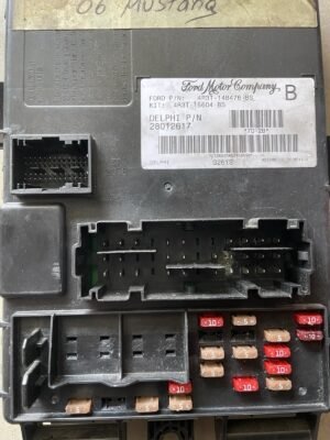05-06 Ford Mustang Fuse Relay Box Body Control Module BCM 4R3T-14B476-BS