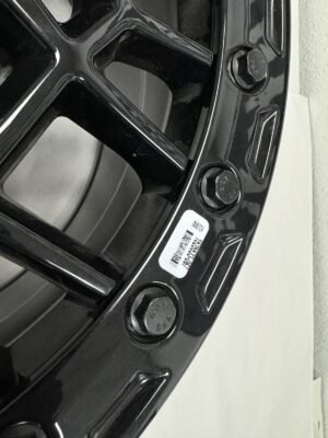 1-2025 POLARIS RZR PRO R ULTIMATE BLACK BEADLOCK WHEEL 15x7 5 LUG FRONT/REAR. - Image 4
