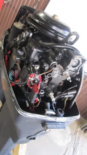 1996 50 hp 50hp Evinrude Outboard Motor 20" 120PSI - Image 4