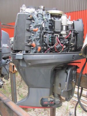 2005 225HP VMAX VZ225 TLRD YAMAHA Outboard For Parts/Repair - Low compression - Image 3