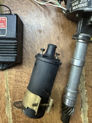 Mercury Mercruiser OEM Thunderbolt Ignition Complete With Coil And Distributor - Image 2