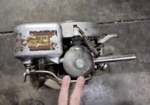 Vintage 1920s Johnson A-25 A25 Water Bug Outboard in Chest *Museum Quality* - Image 3